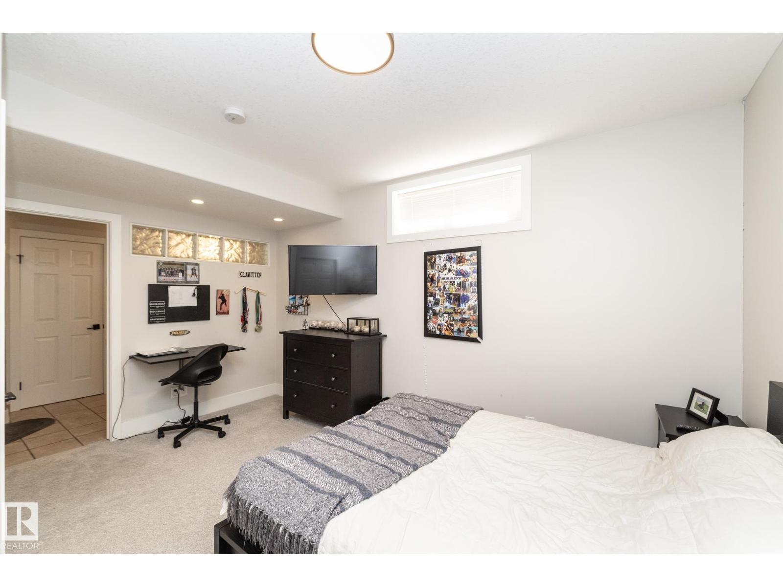 808 HEPBURN AV NW - 55