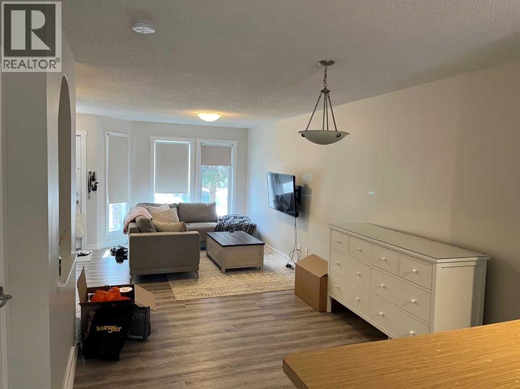 #303 2445 Kingsland Road SE - 2