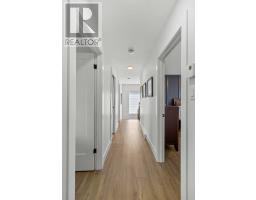 36 Middle Ledge Drive thumbnail 11