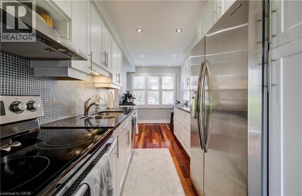 #35 375 KINGSCOURT Drive - 10