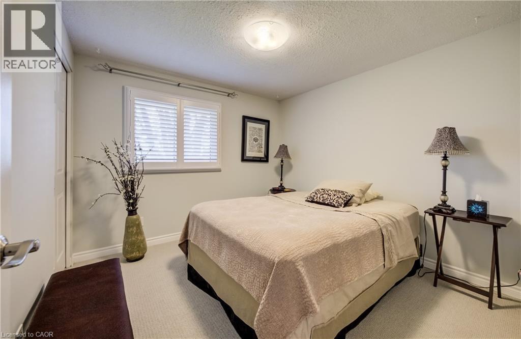 #35 375 KINGSCOURT Drive - 20