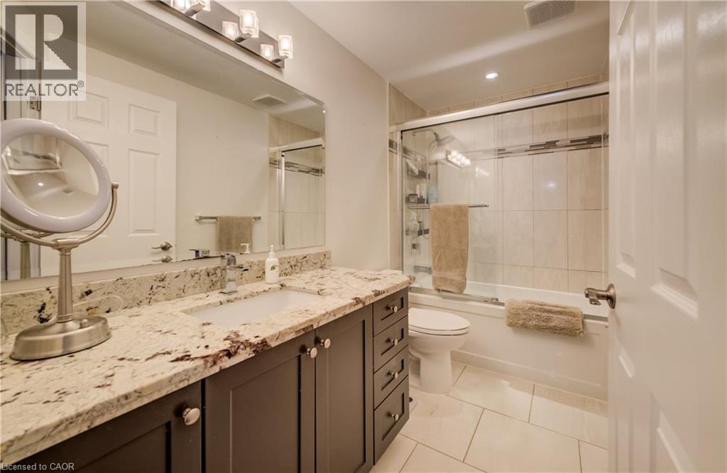 #35 375 KINGSCOURT Drive - 22