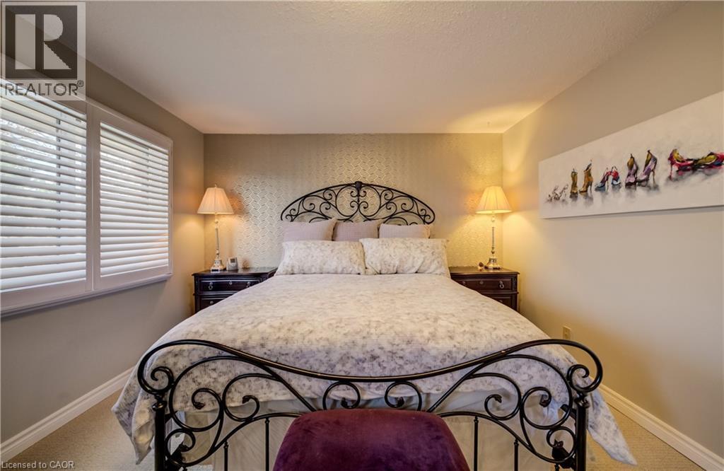 #35 375 KINGSCOURT Drive - 18