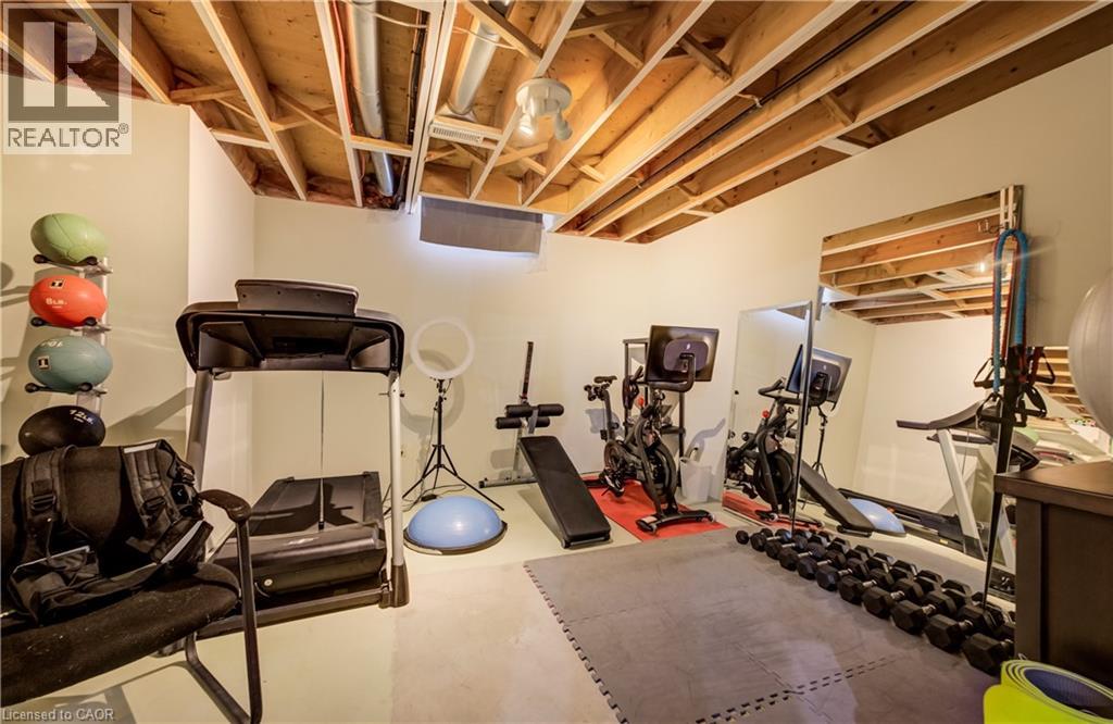 #35 375 KINGSCOURT Drive - 23