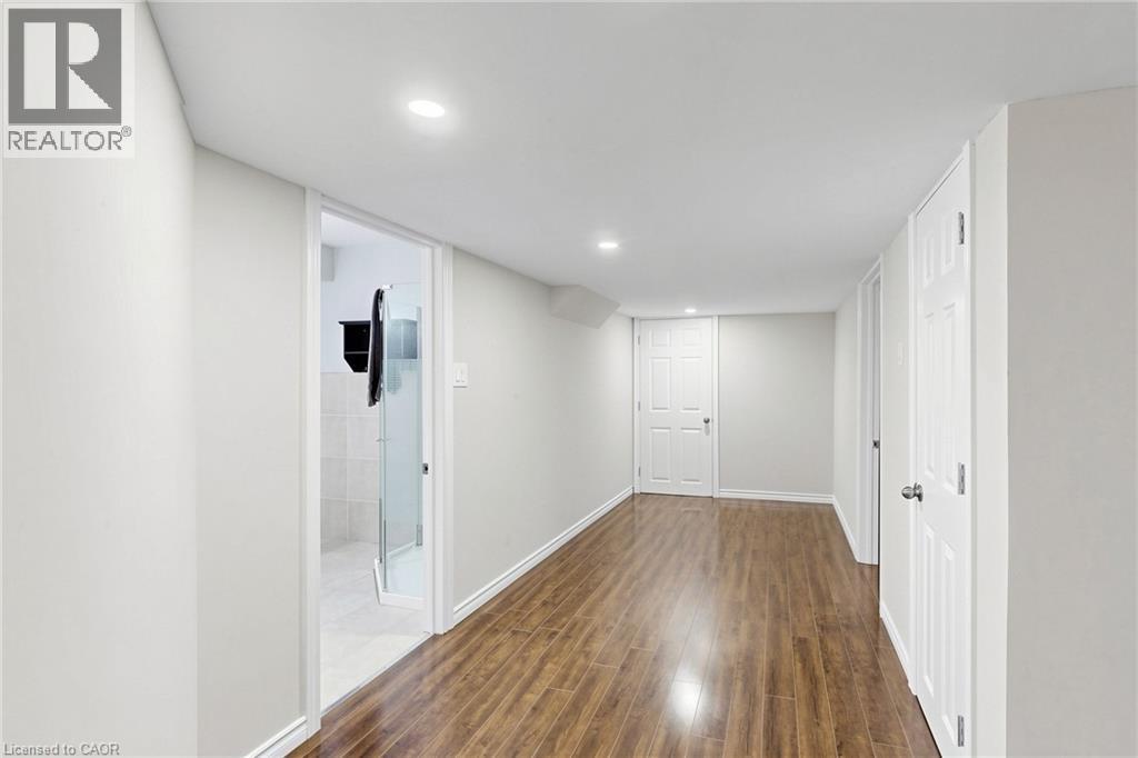 18 GATEWAY Avenue - Image 32