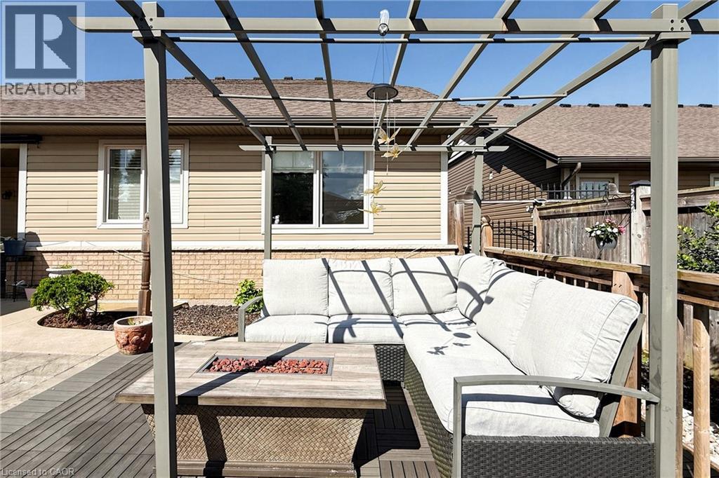 18 GATEWAY Avenue - Image 45