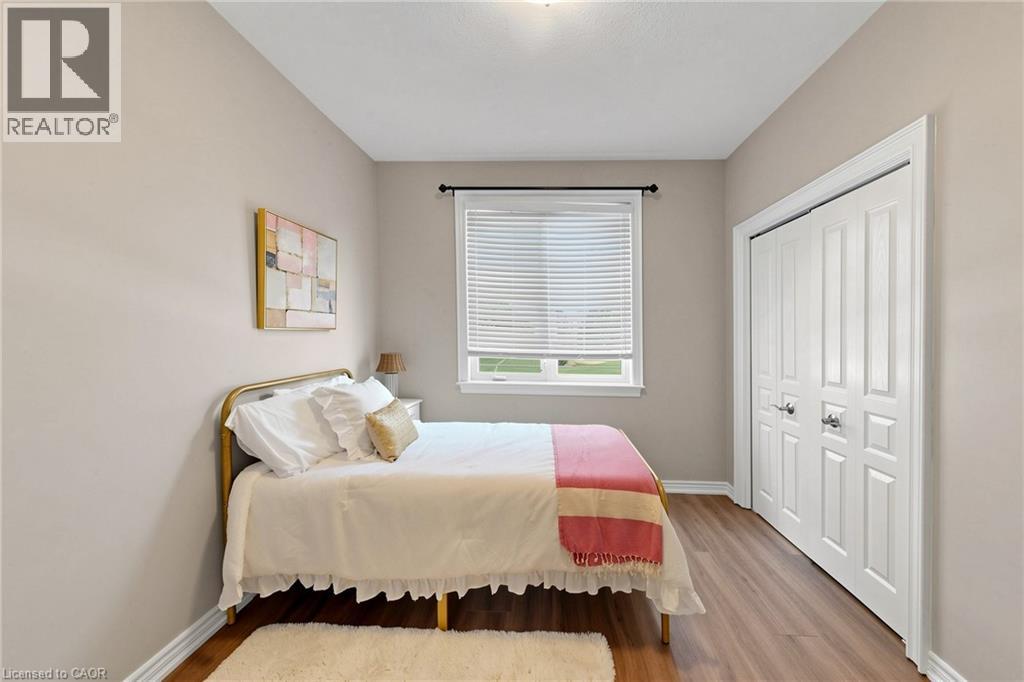18 GATEWAY Avenue - Image 20