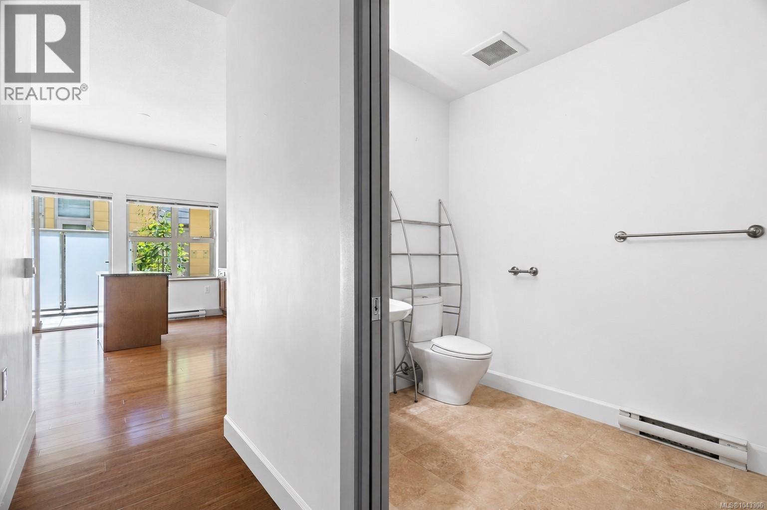 211 240 Cook Street, Victoria