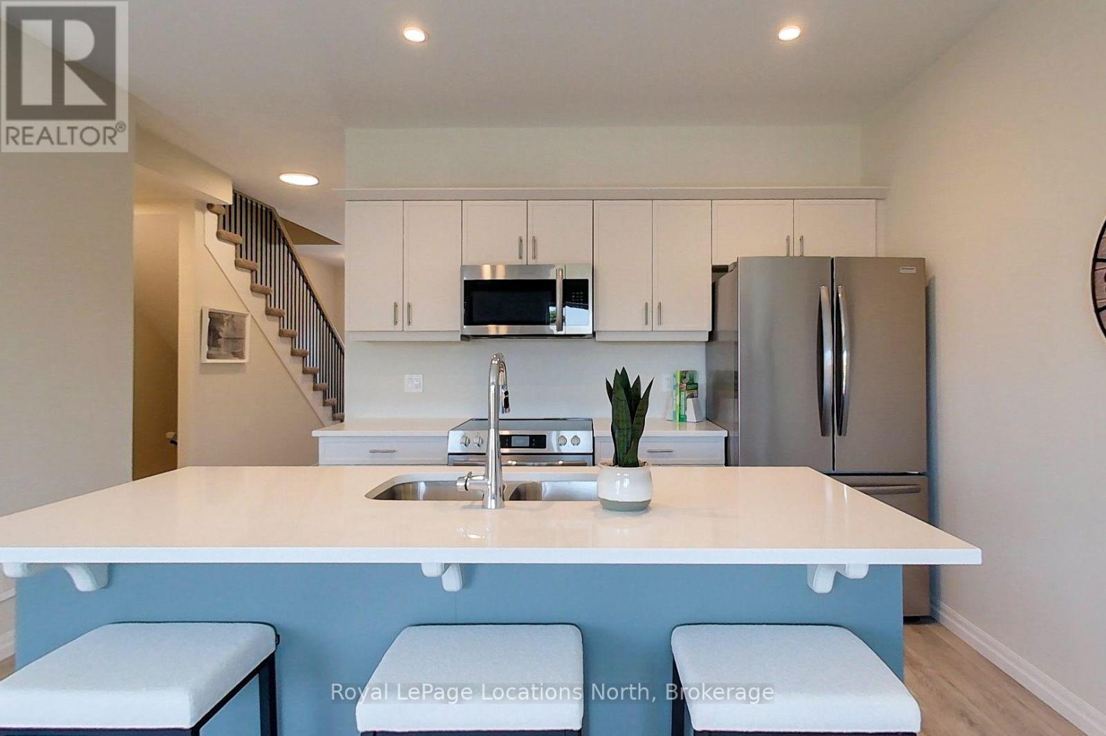 6 DRIFTWOOD LANE - 21
