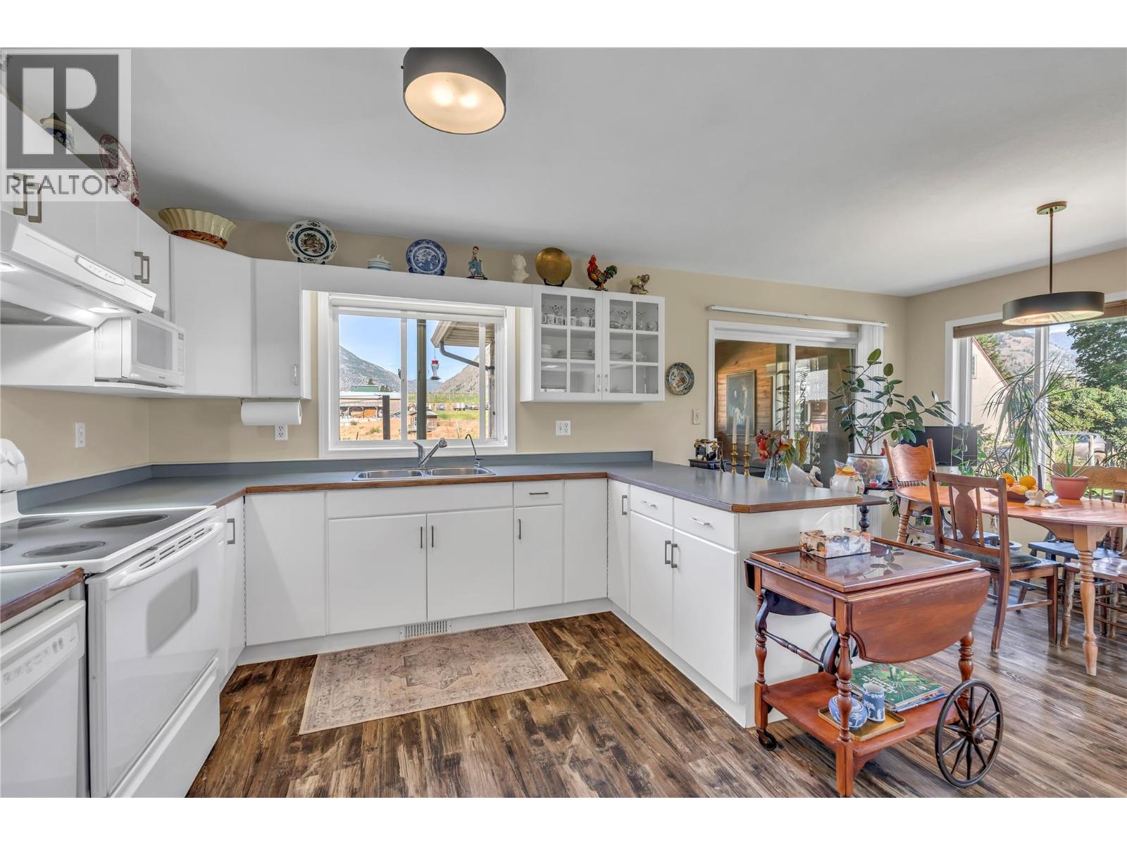 #1 522 Vansanten Road - 11