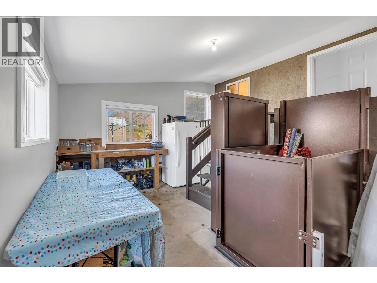 #1 522 Vansanten Road - 28