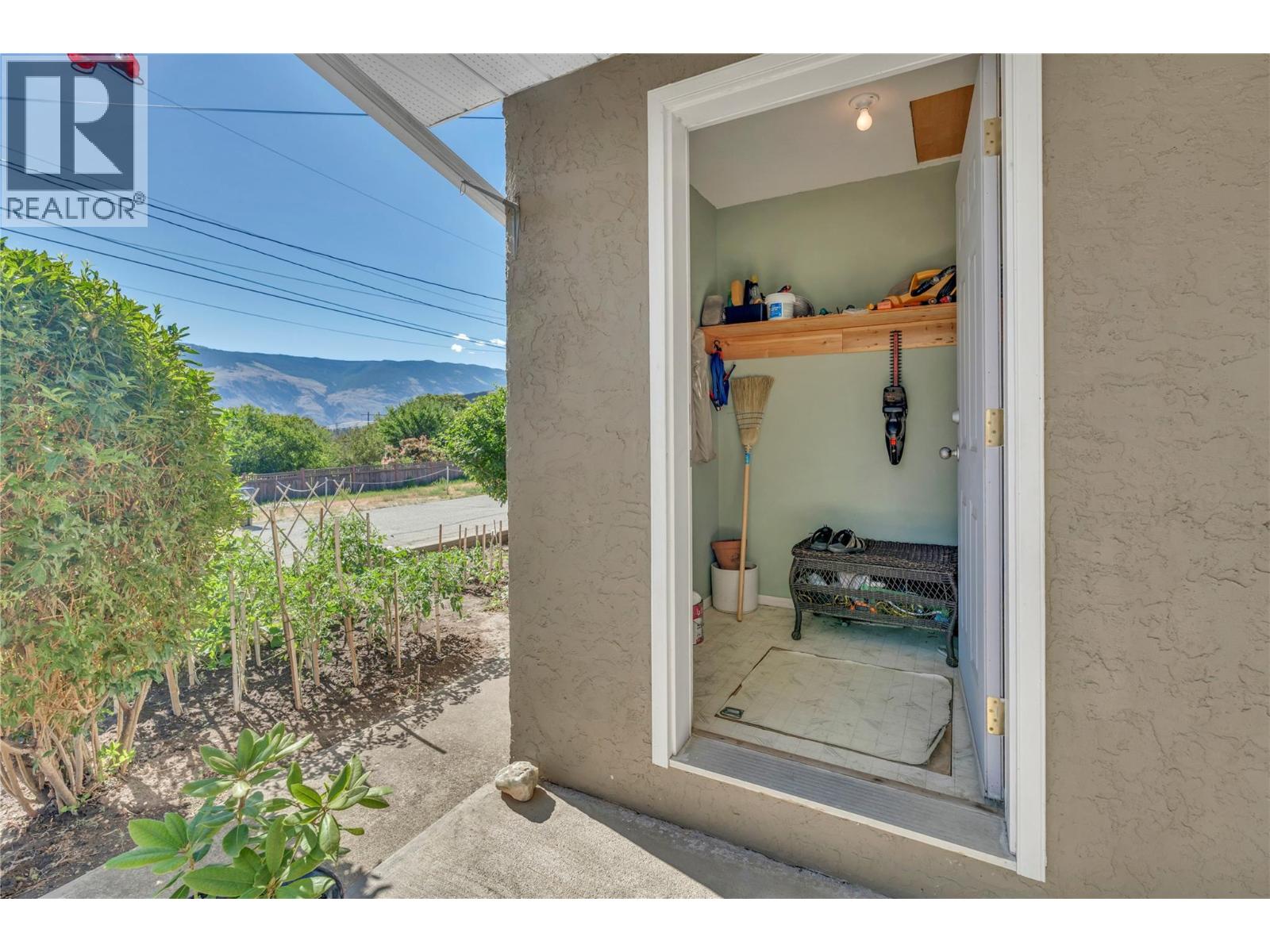 #1 522 Vansanten Road - 32