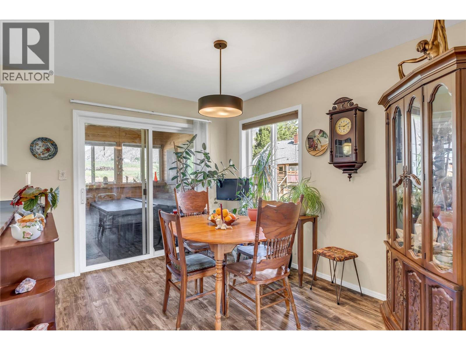 #1 522 Vansanten Road - 9