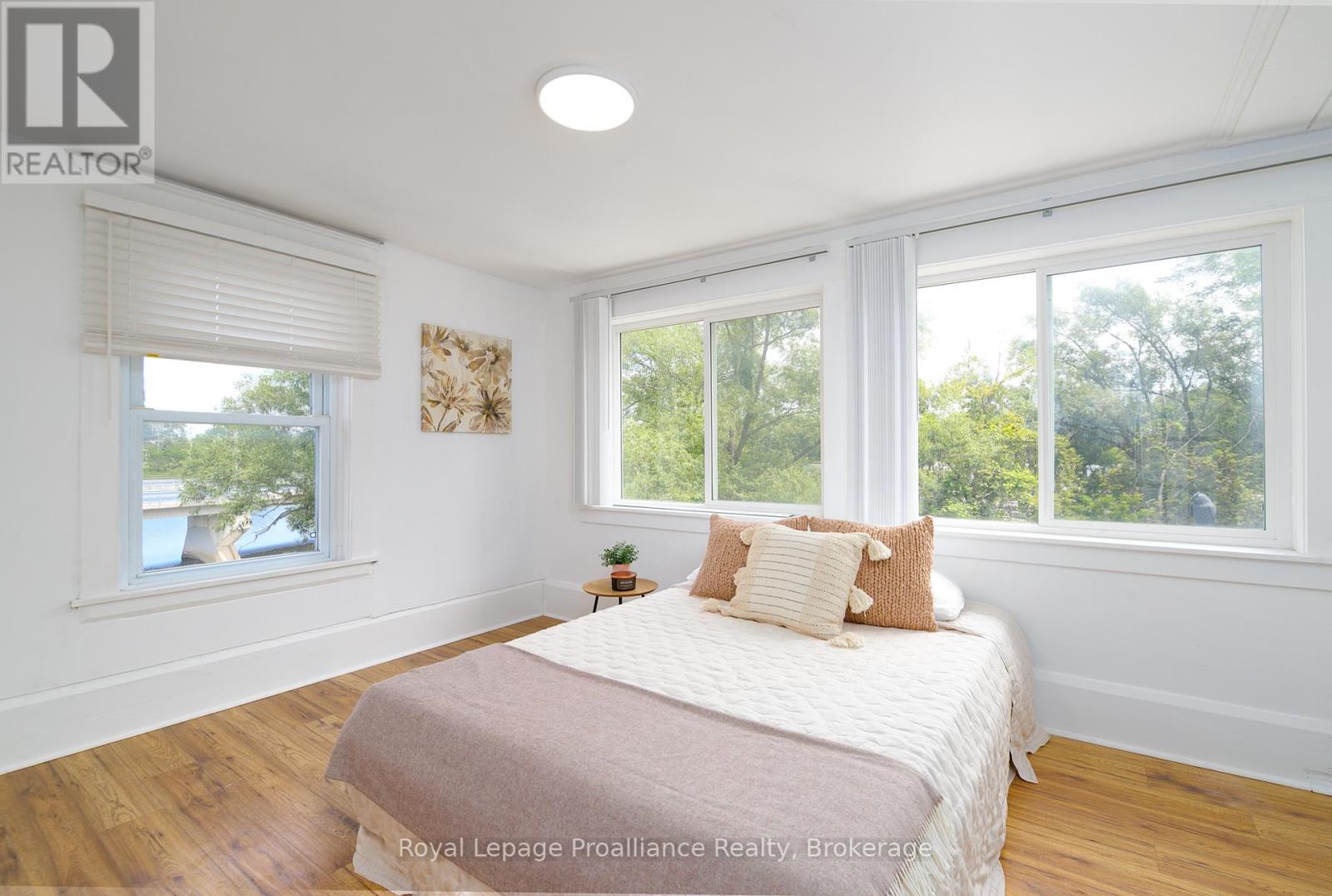 83 MOIRA STREET E - 15
