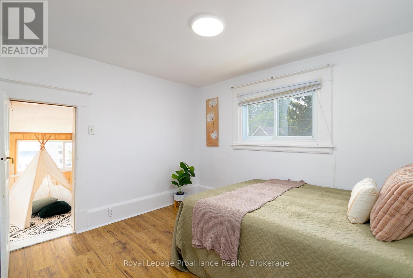 83 MOIRA STREET E - 17