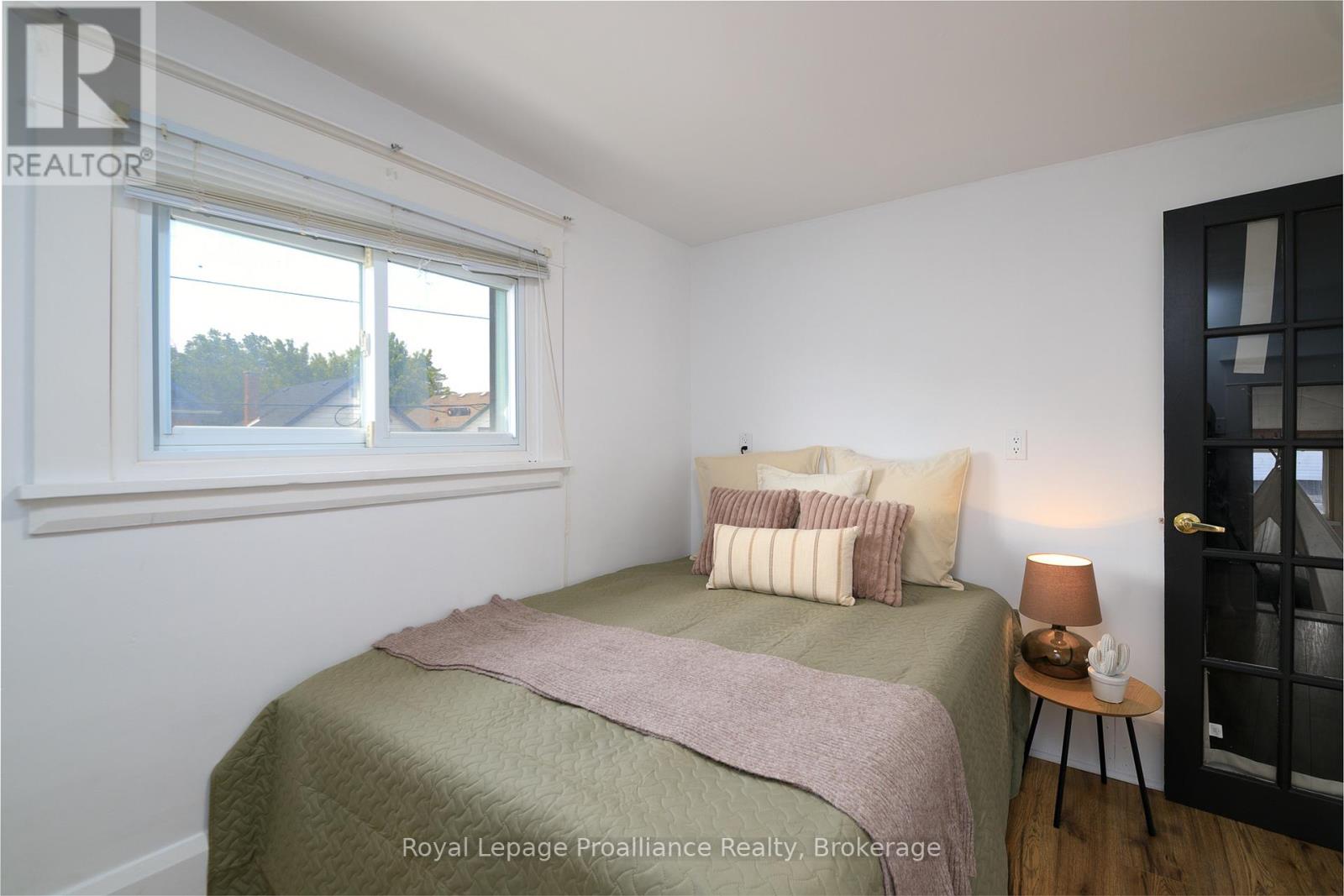 83 MOIRA STREET E - 18