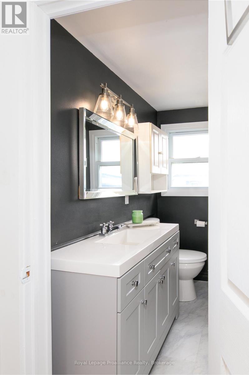 83 MOIRA STREET E - 21