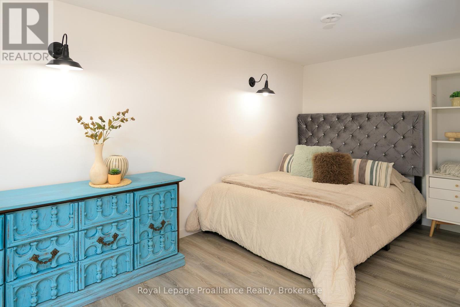 83 MOIRA STREET E - 28