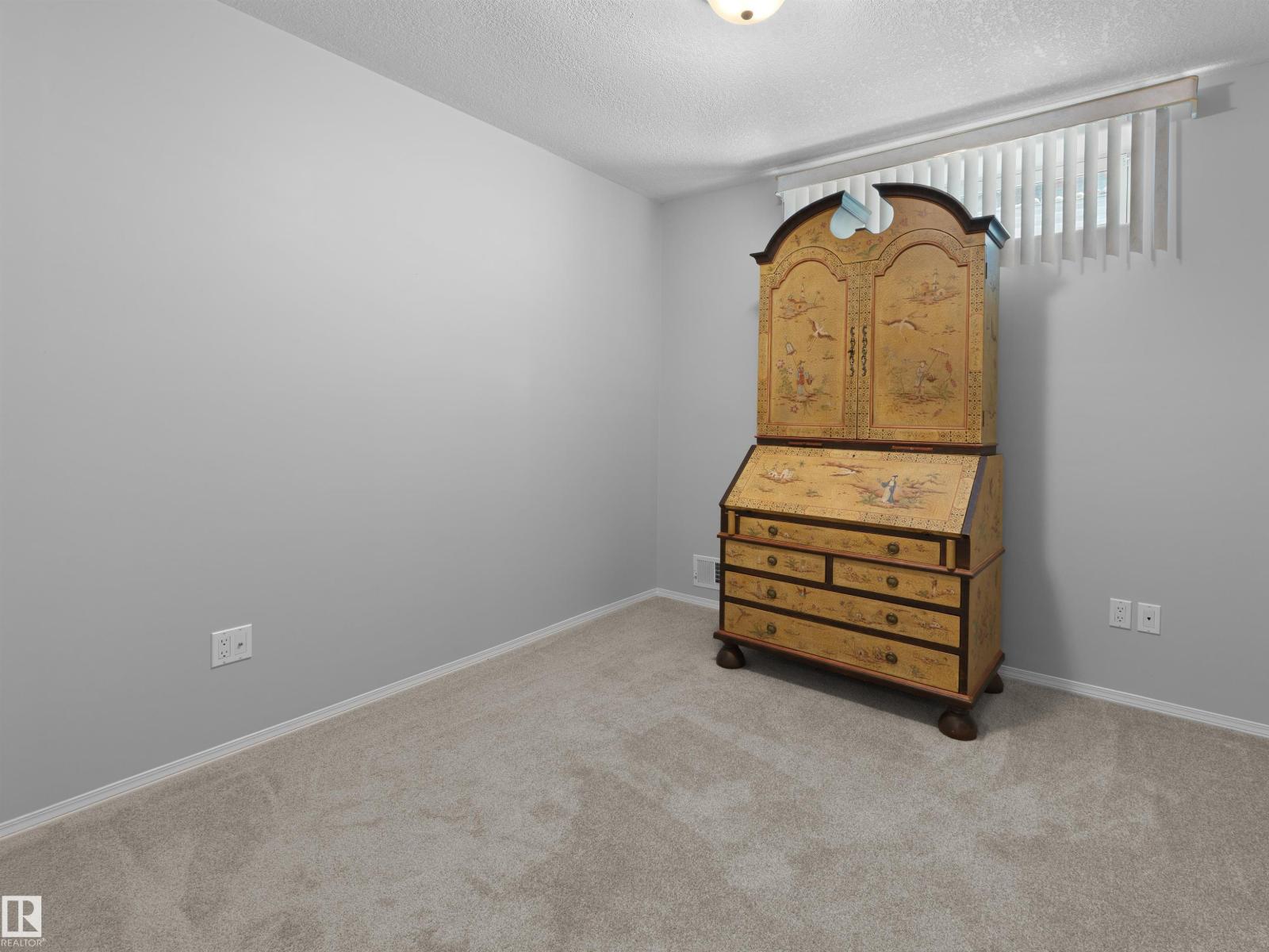 #124 215 BLACKBURN DR E SW - 23
