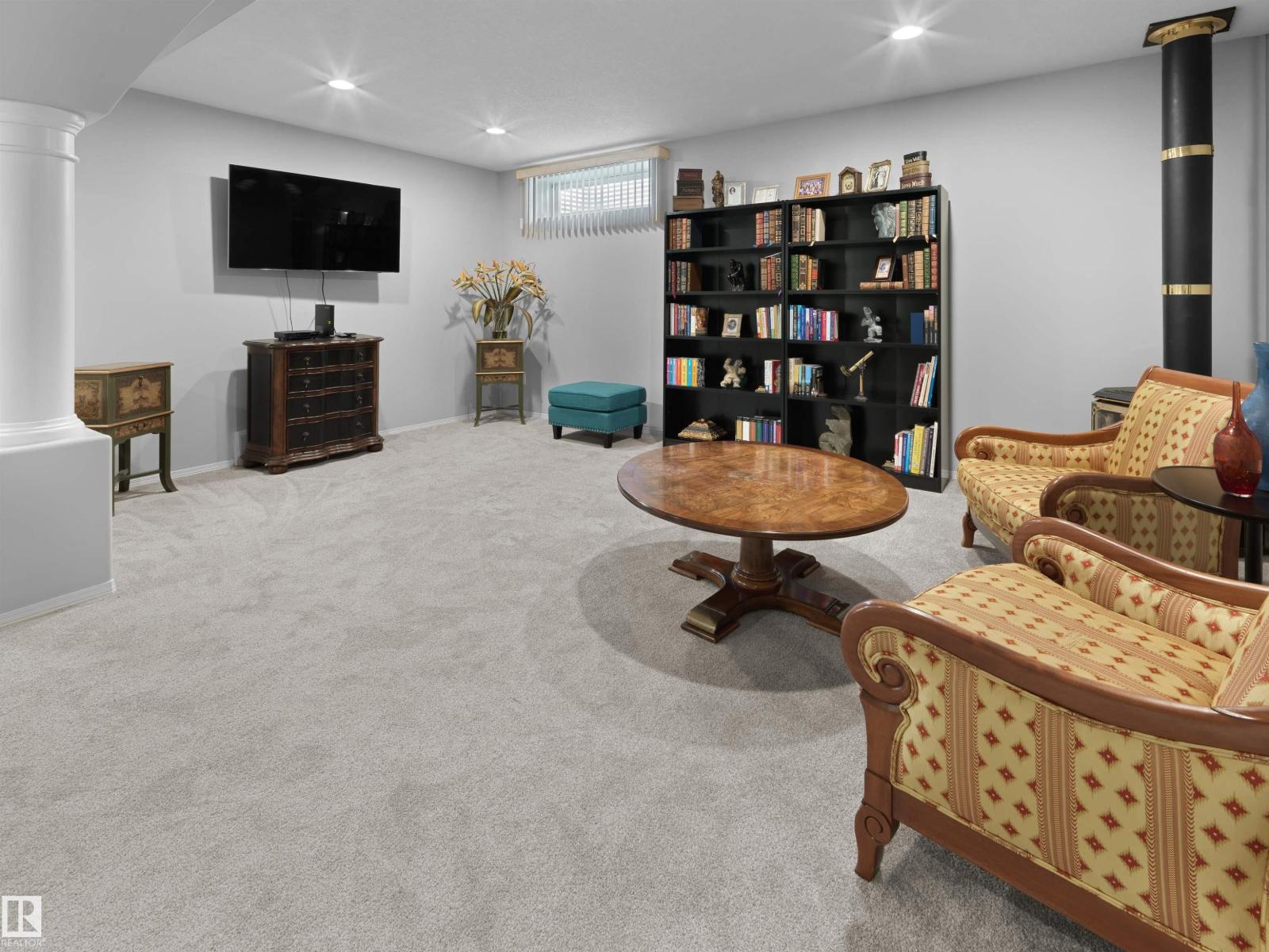 #124 215 BLACKBURN DR E SW - 21