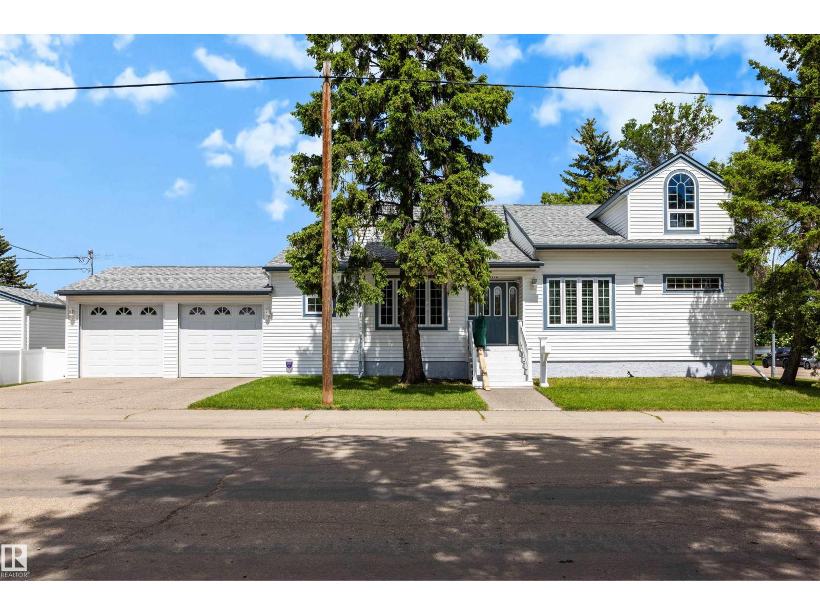 15310 108 AV NW - 4
