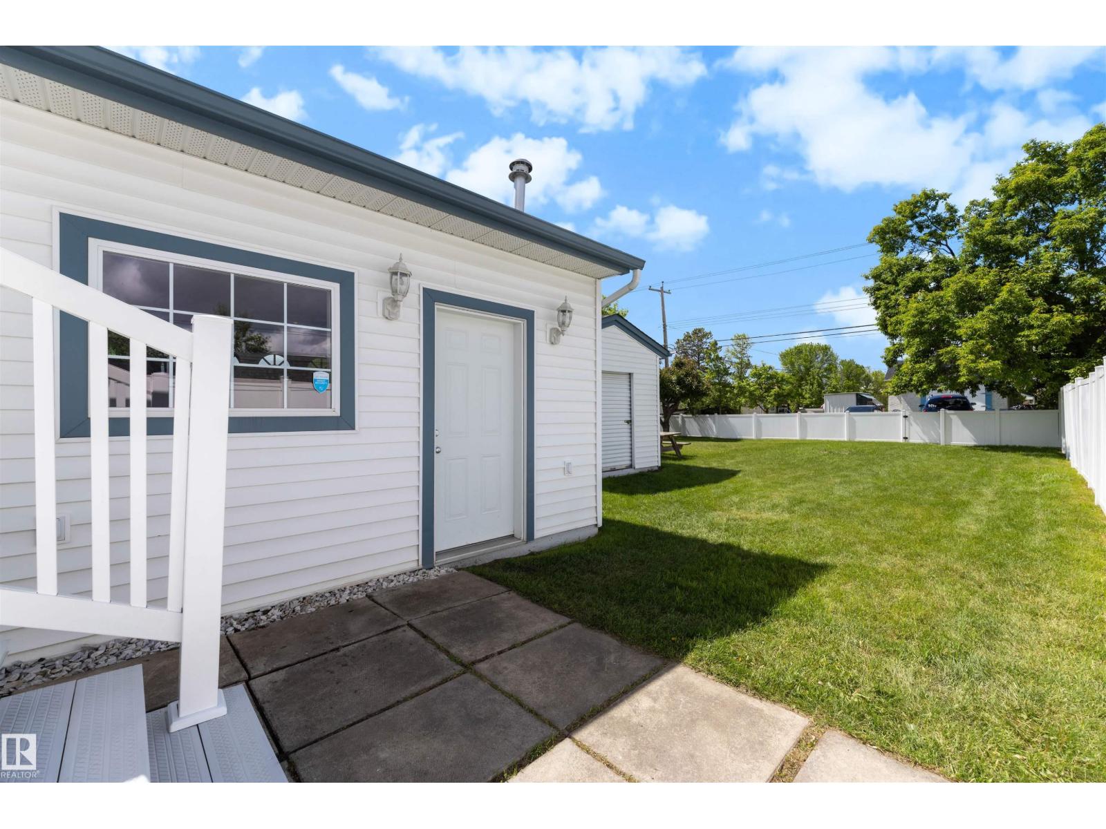 15310 108 AV NW - 52