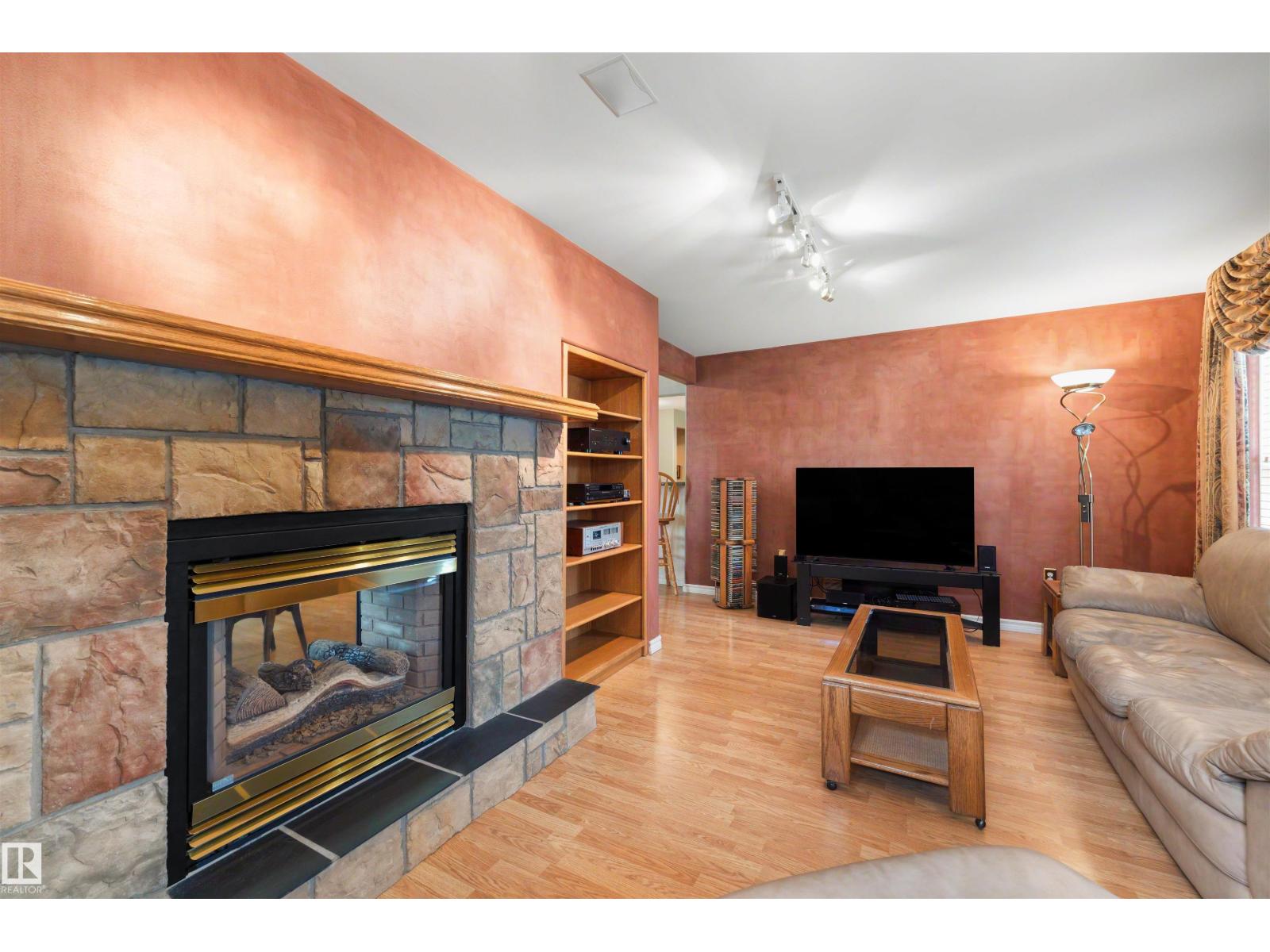 15310 108 AV NW - 12