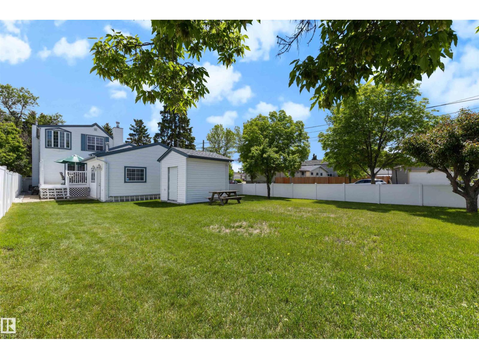 15310 108 AV NW - 55