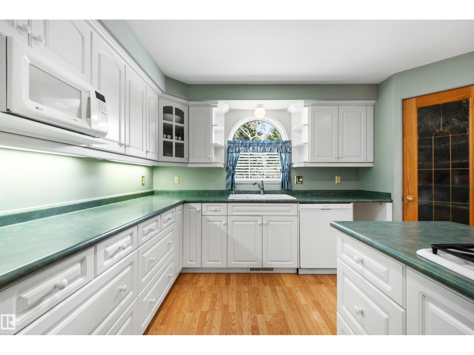 15310 108 AV NW - 9