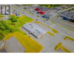 680-686 Topsail Road thumbnail 13