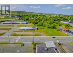 680-686 Topsail Road thumbnail 5