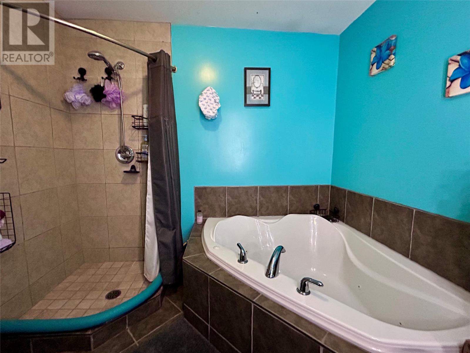 14 Riverhead Road - 12