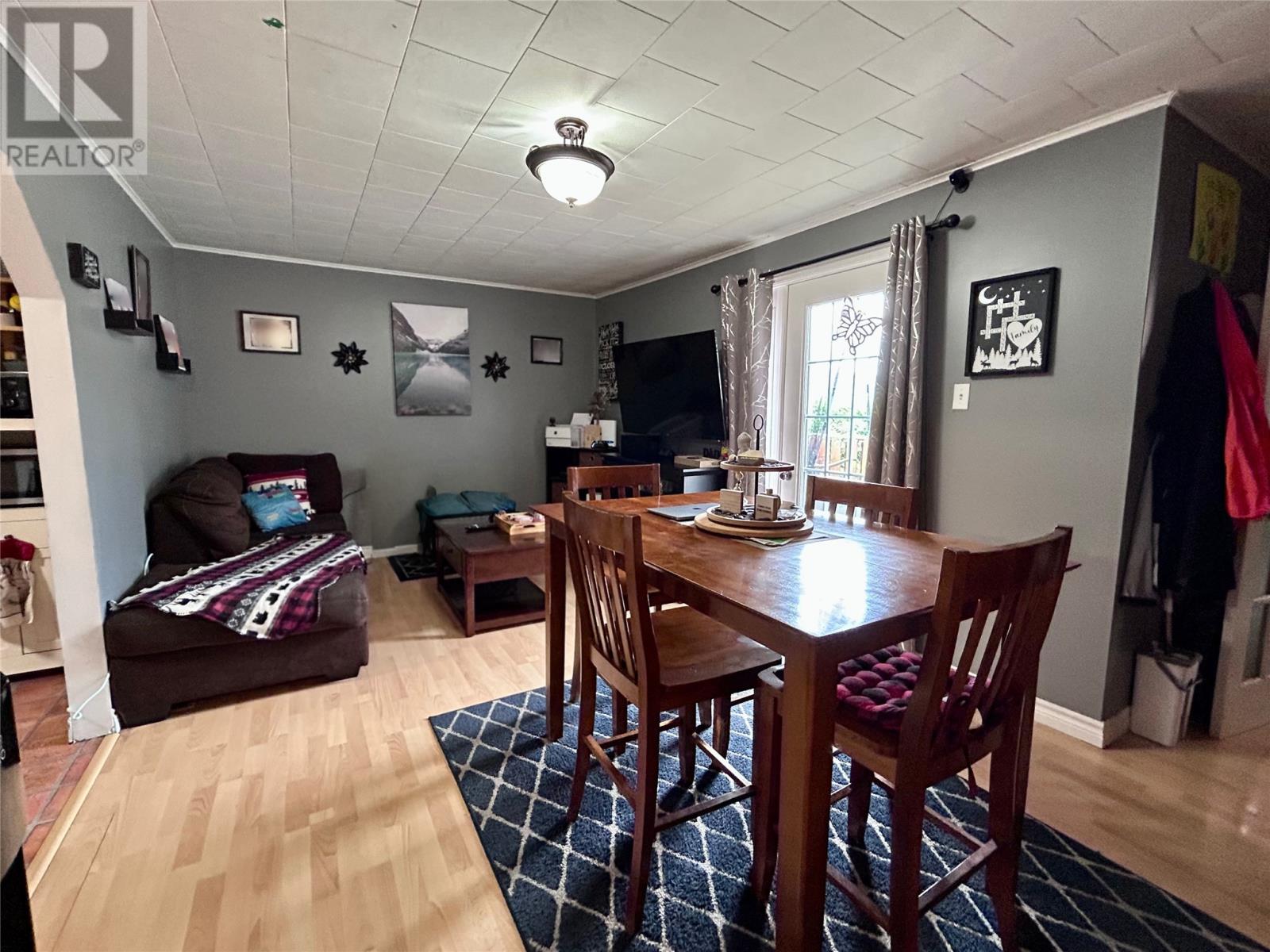 14 Riverhead Road - 6