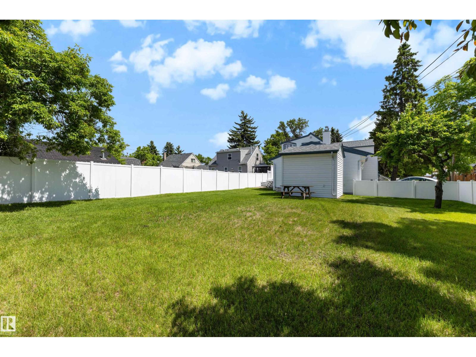 15310 108 AV NW - 54