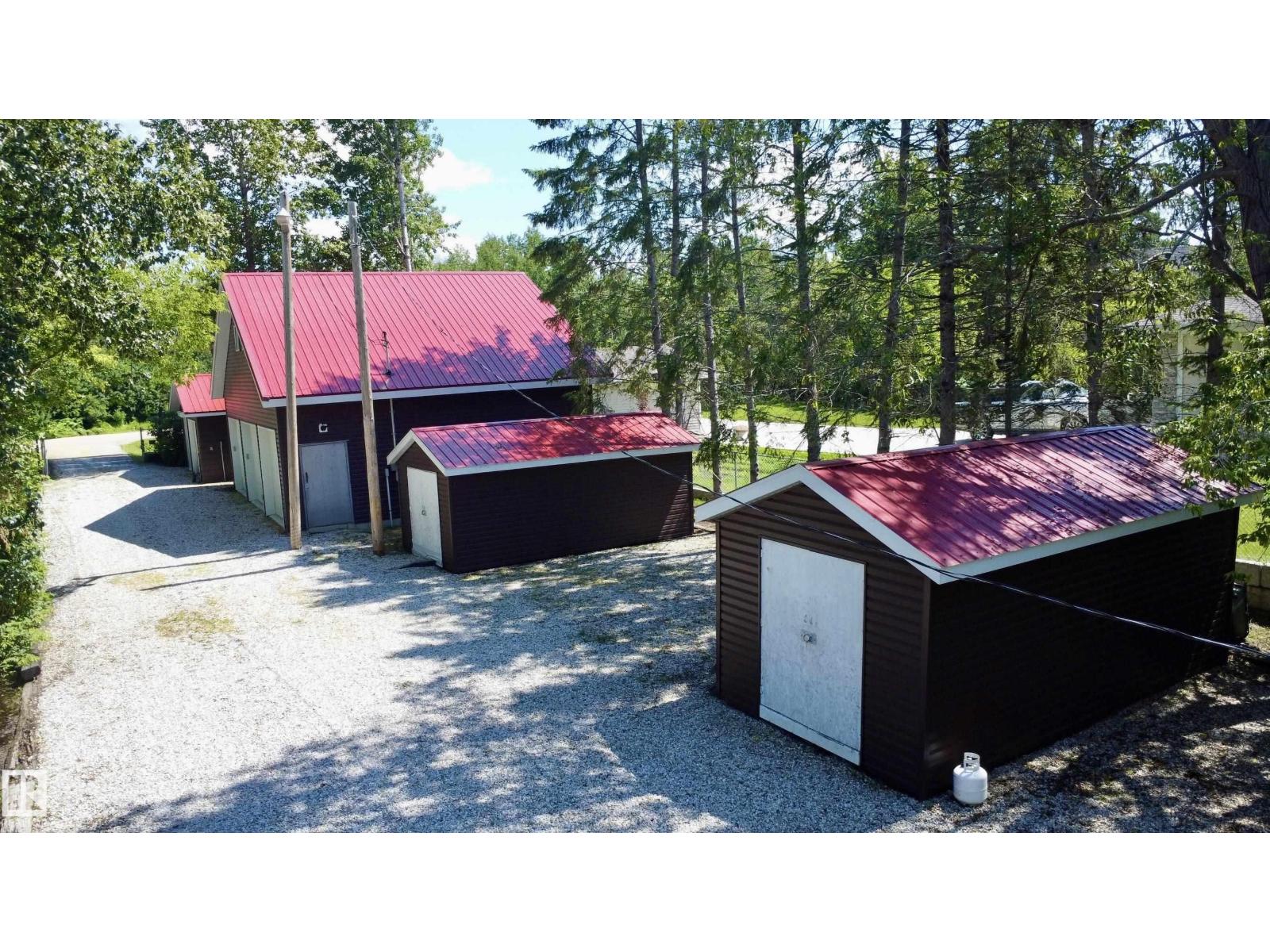 4 Gibbons AV - 7