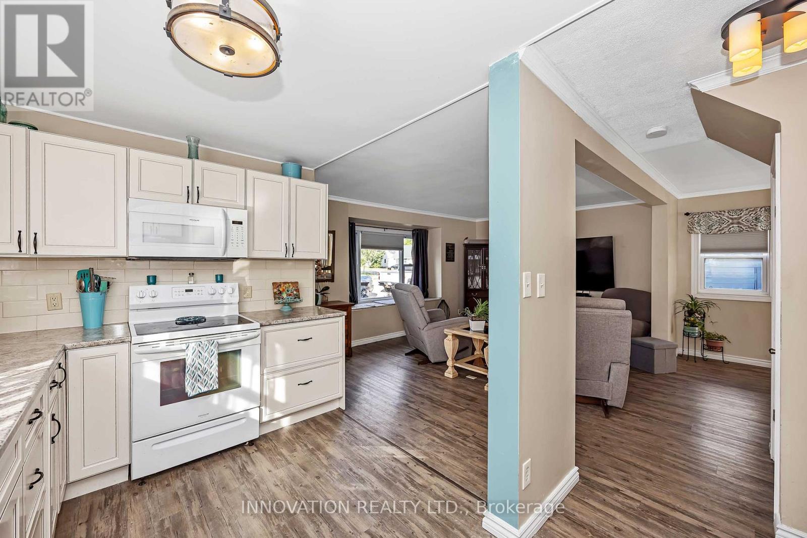 2 Bedroom for Sale in Renfrew – 144 FRANCIS STREET – By Peter Sagos - Image 12
