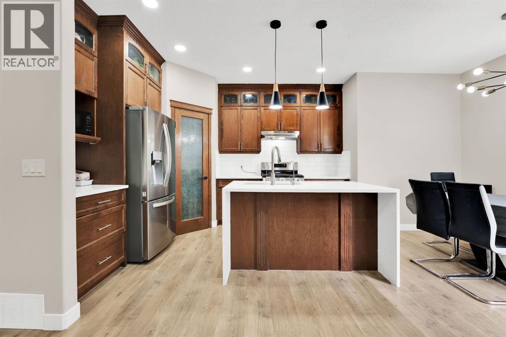 360 Saddlemont Boulevard NE - 11