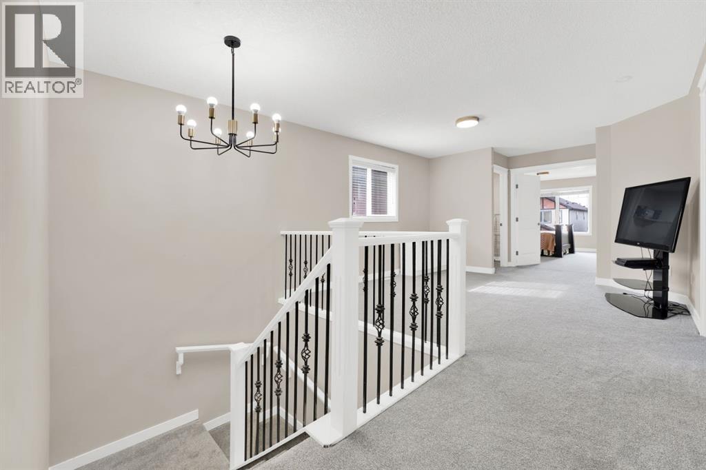 360 Saddlemont Boulevard NE - 15