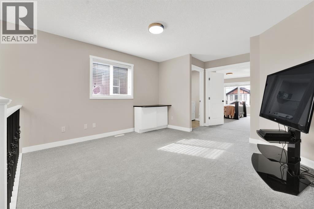 360 Saddlemont Boulevard NE - 16