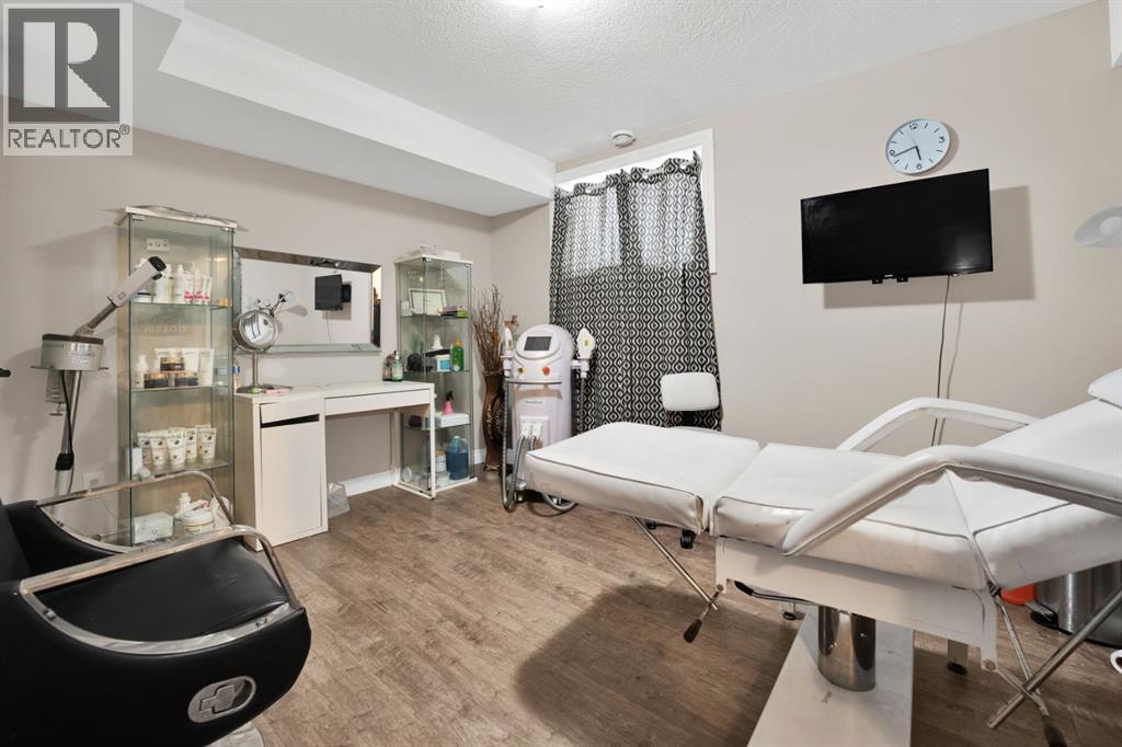 360 Saddlemont Boulevard NE - 37