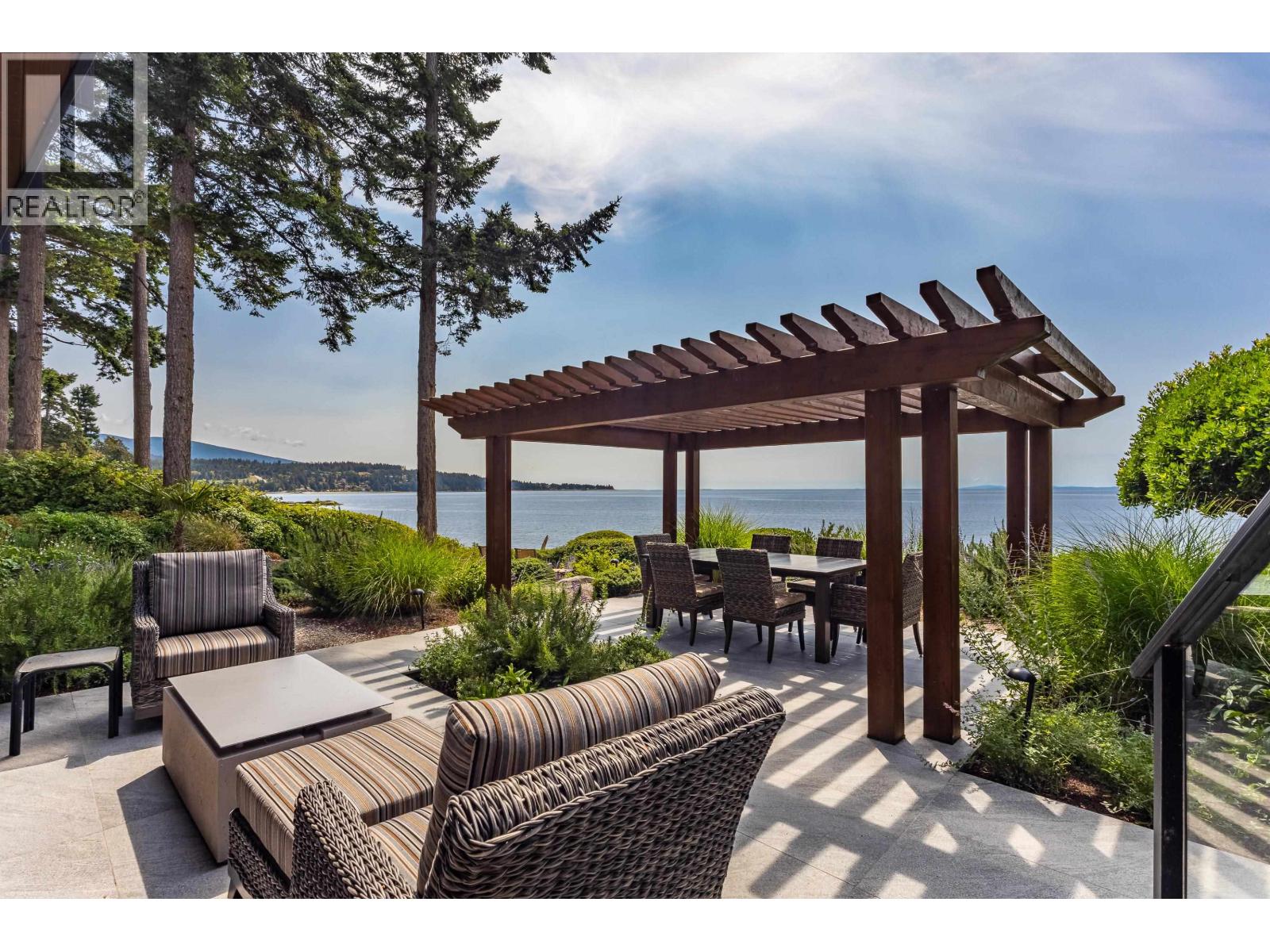 6001 SILVERSTONE LANE, Sechelt