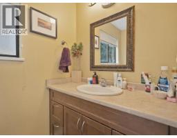3183 Beacon Drive, Coquitlam, BC V3C3W7 Photo 9