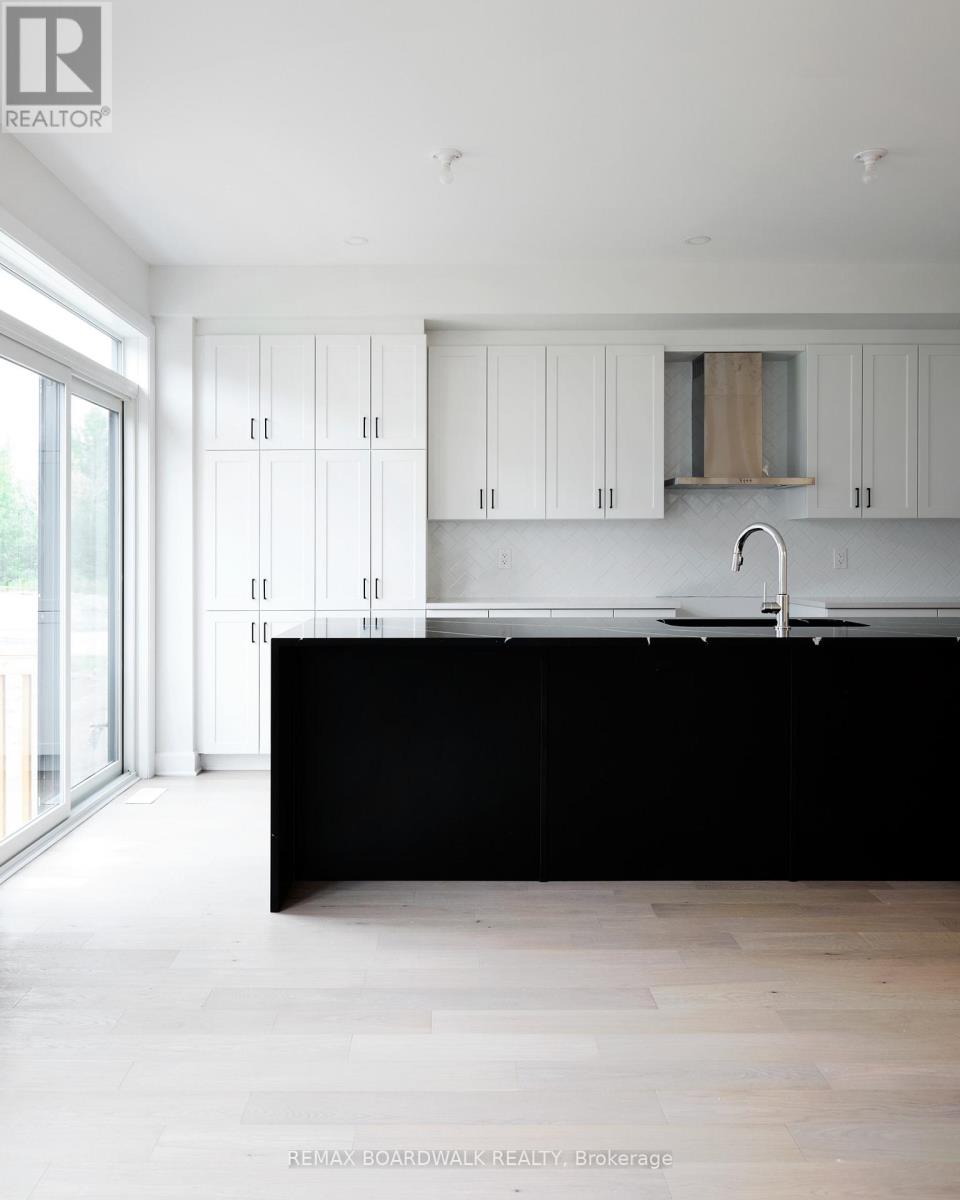 592 ROUNDHOUSE CRESCENT - 10
