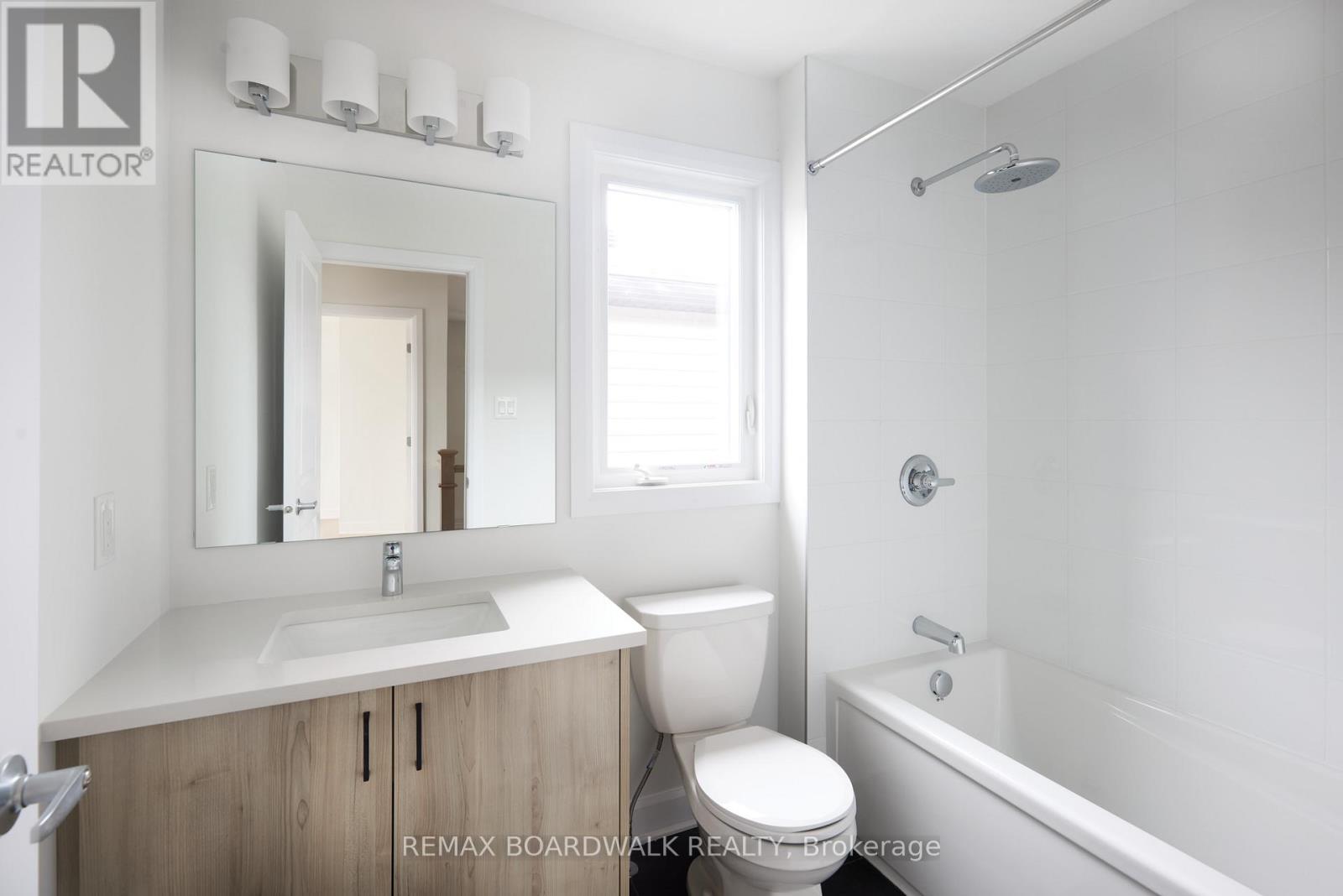 592 ROUNDHOUSE CRESCENT - 24