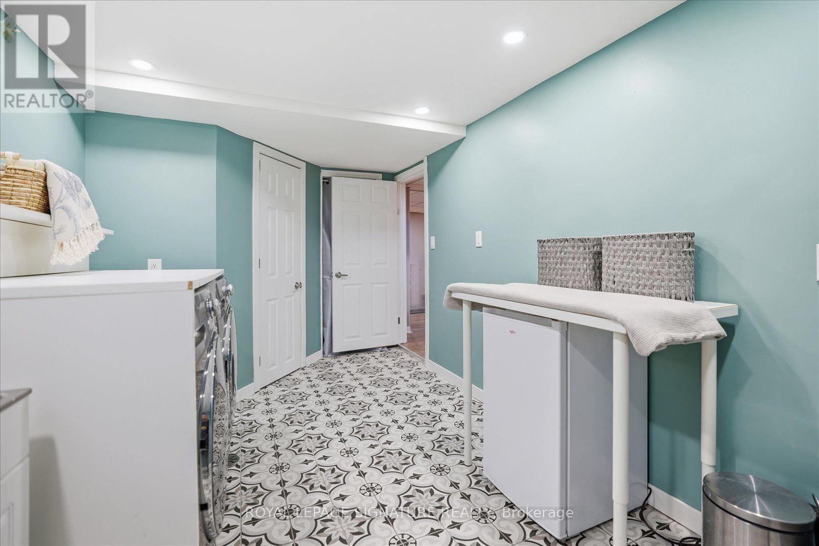 24 LATHAM AVENUE - 28
