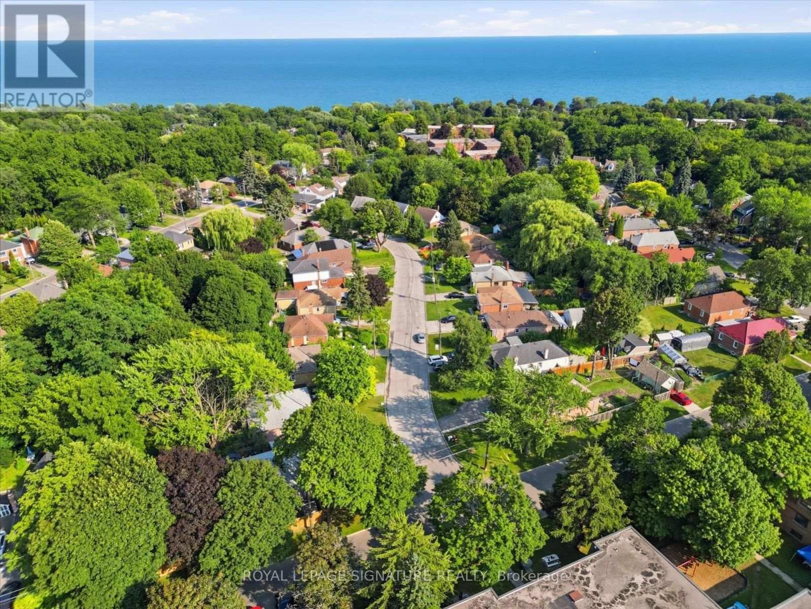 24 LATHAM AVENUE - 40