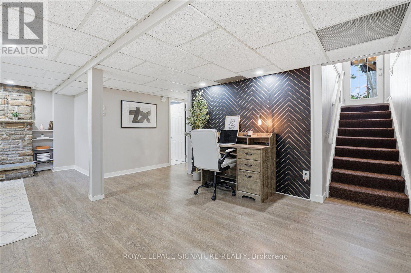 24 LATHAM AVENUE - 23
