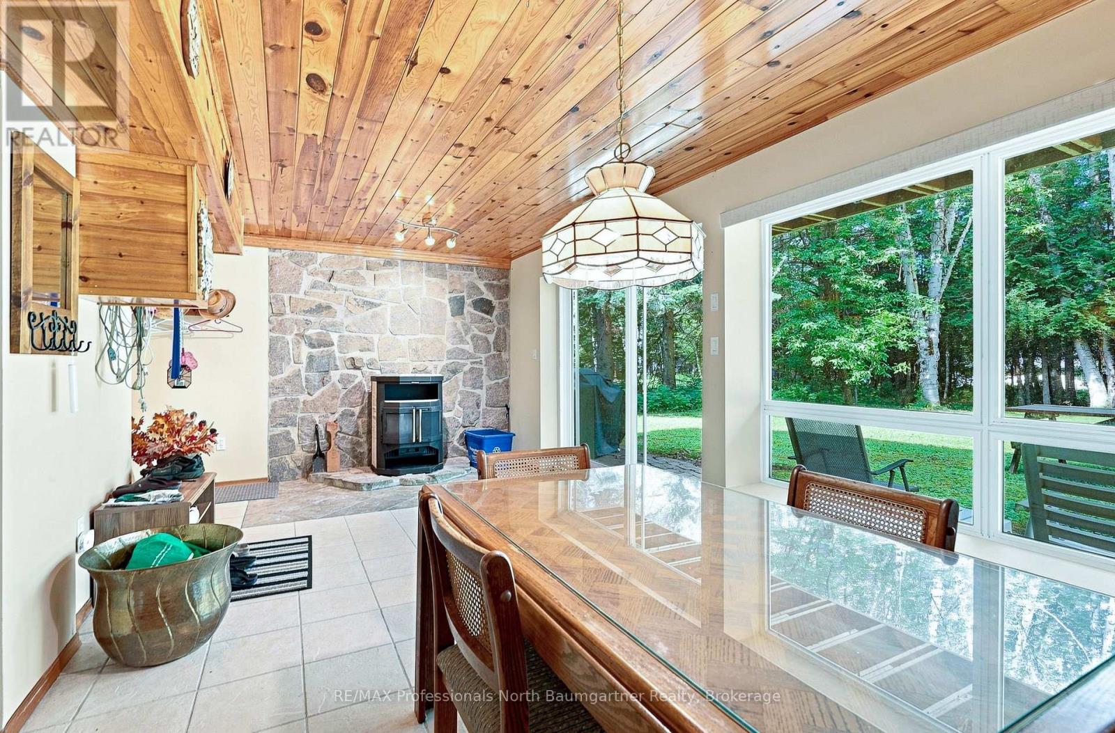 1125 PROVIDENCE DRIVE - 6