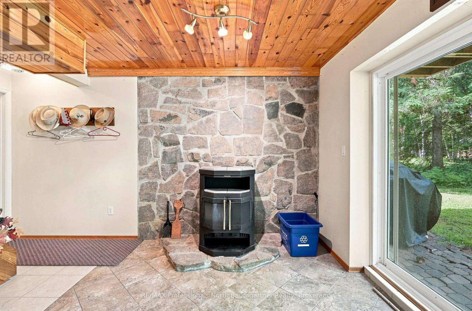 1125 PROVIDENCE DRIVE - 7