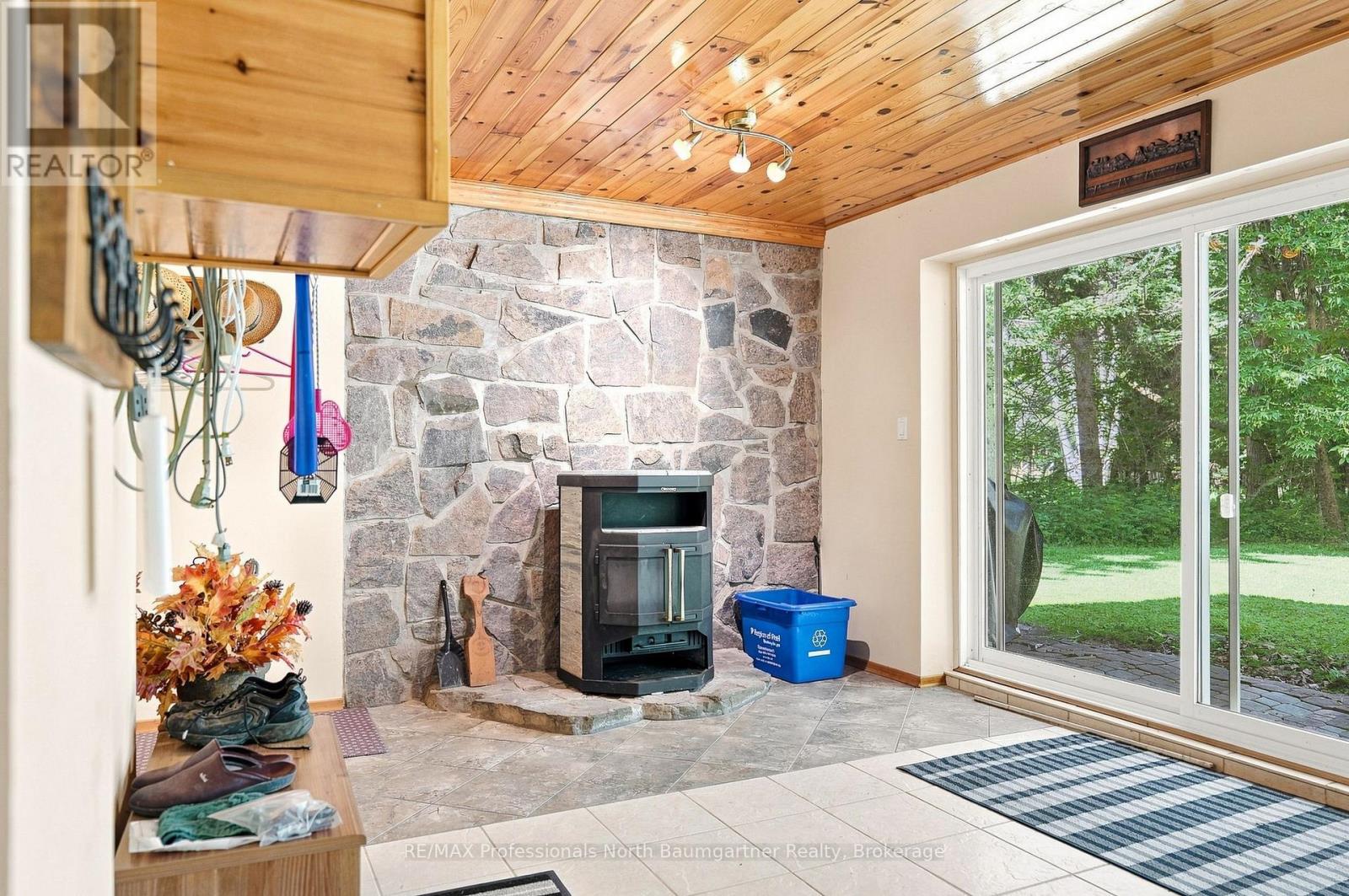 1125 PROVIDENCE DRIVE - 8